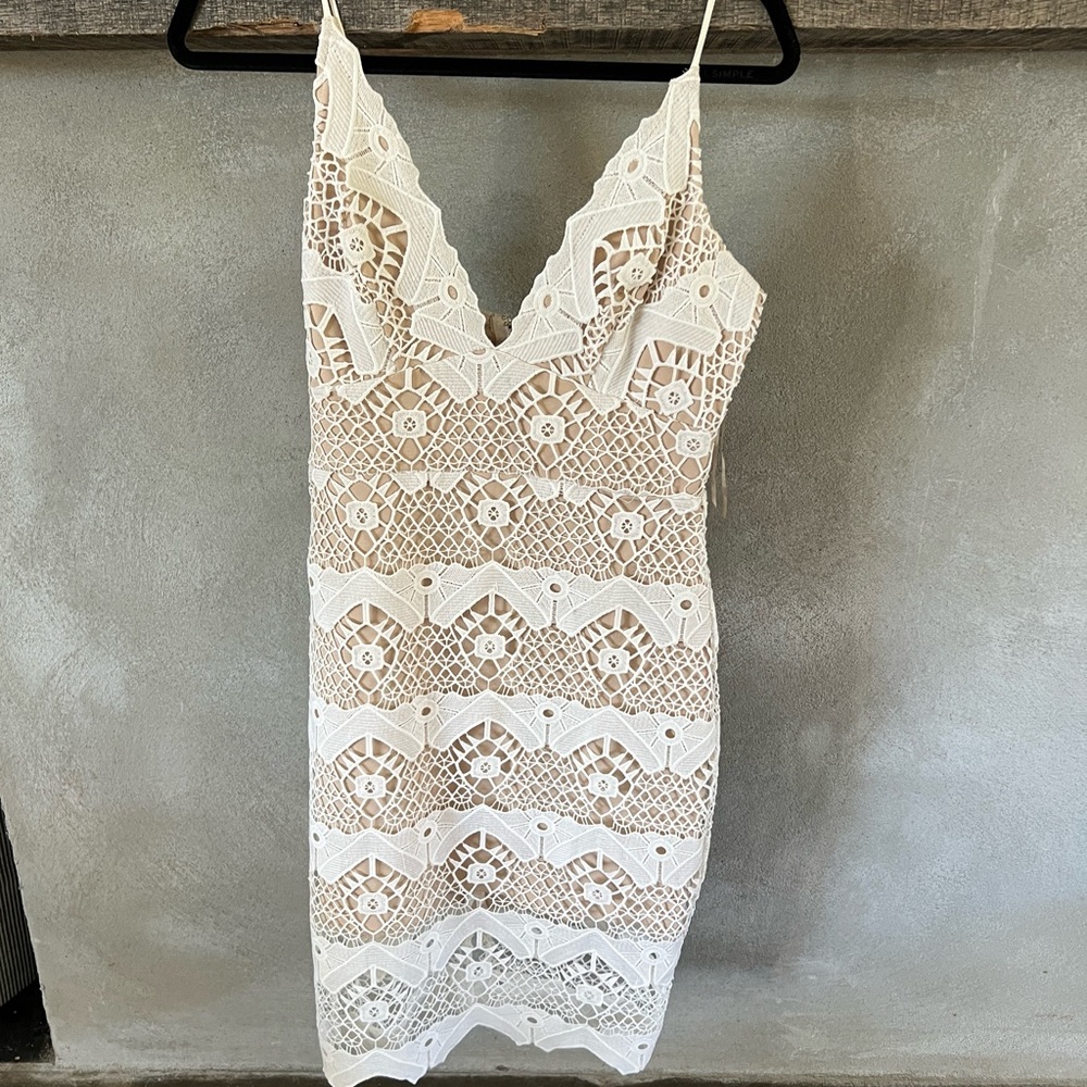 Worn once! Lulu’s crochet lace dress